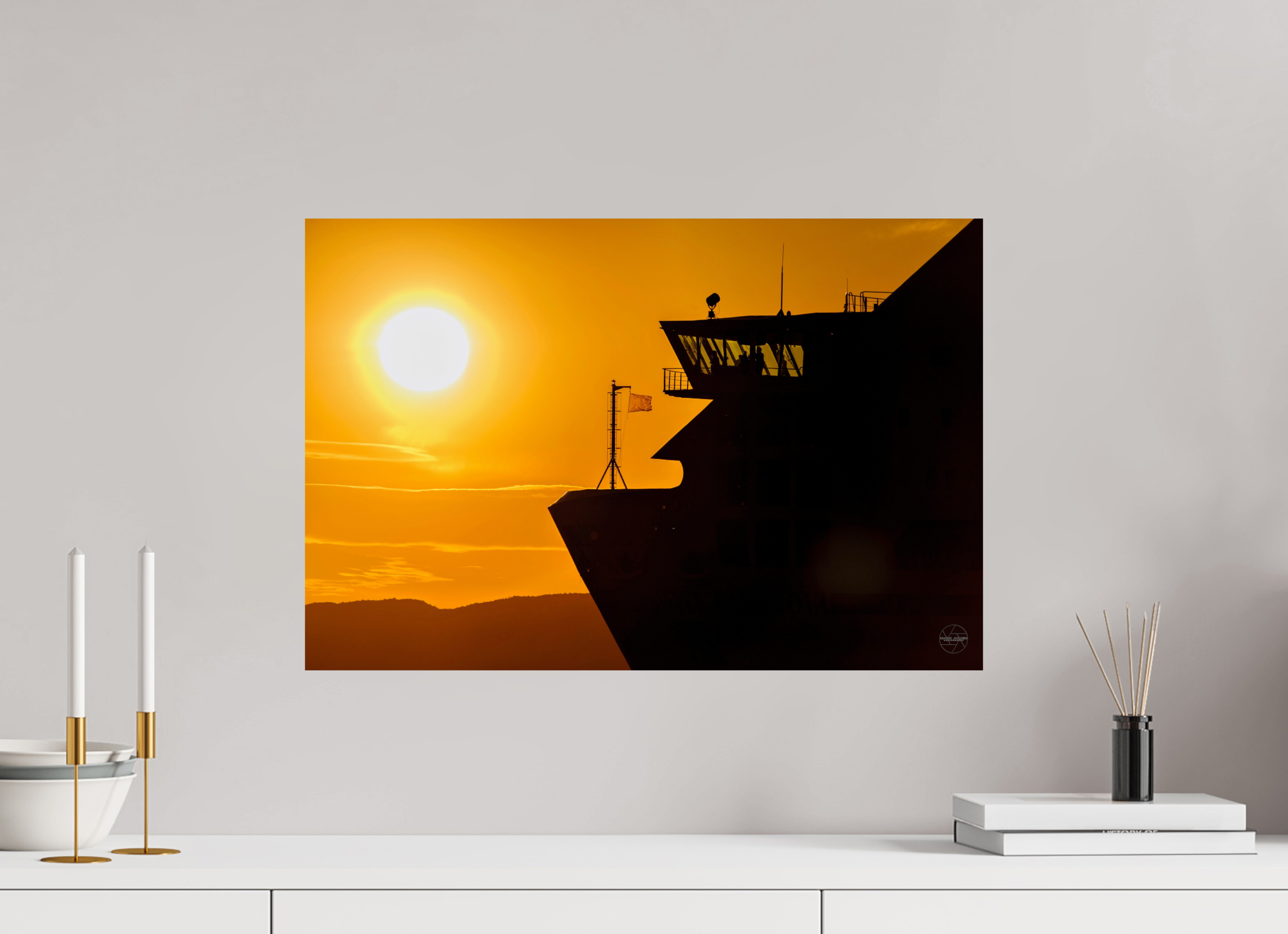 60 x 40 cm, Tirage couleur brillant seul Poster silhouette de ferry au coucher du soleil – Lumière dorée sur la mer