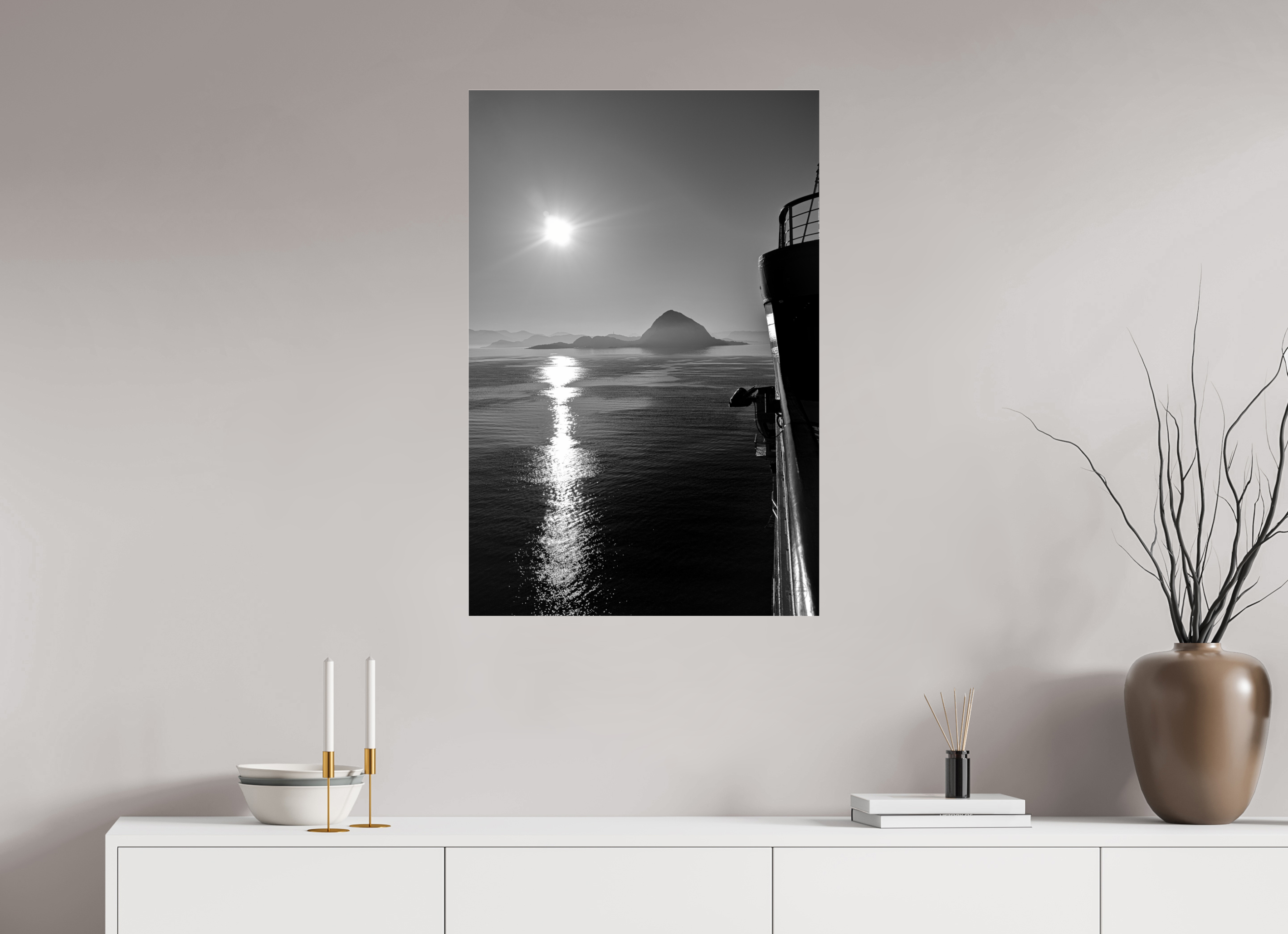 60 x 90 cm, Tirage N&B sous Plexi Soleil Noir | Poster Noir et Blanc Océan & Horizon Minimaliste