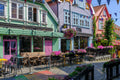 Fargegata in Stavanger, bunte Straße mit Holzhäusern und Terrassen