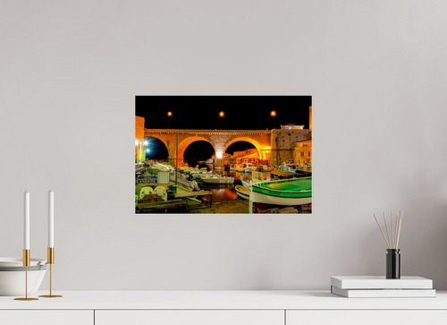 45 x 30 cm, Tirage couleur brillant seul Sous les Arches du Vallon