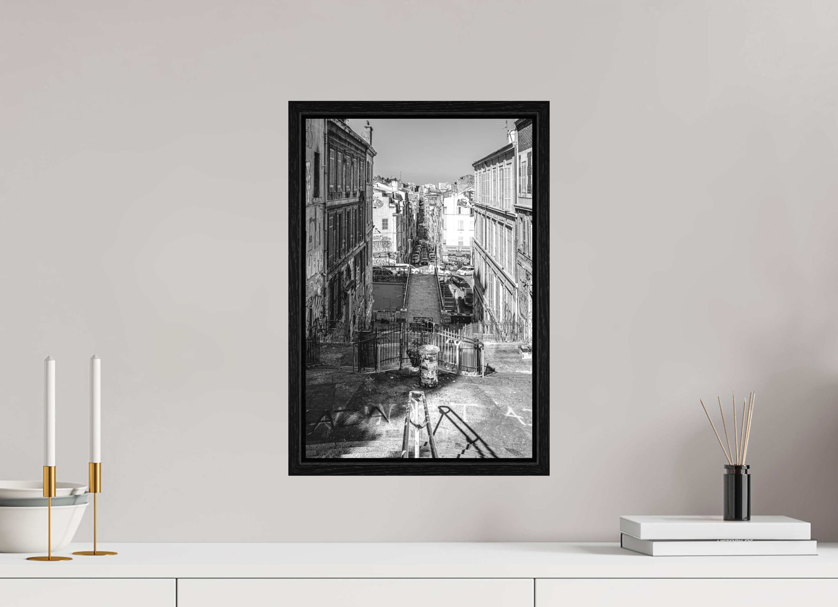 30 x 45 cm, Tirage N&B dans Caisse américaine noire Affiche urbaine – Perspective Marseillaise