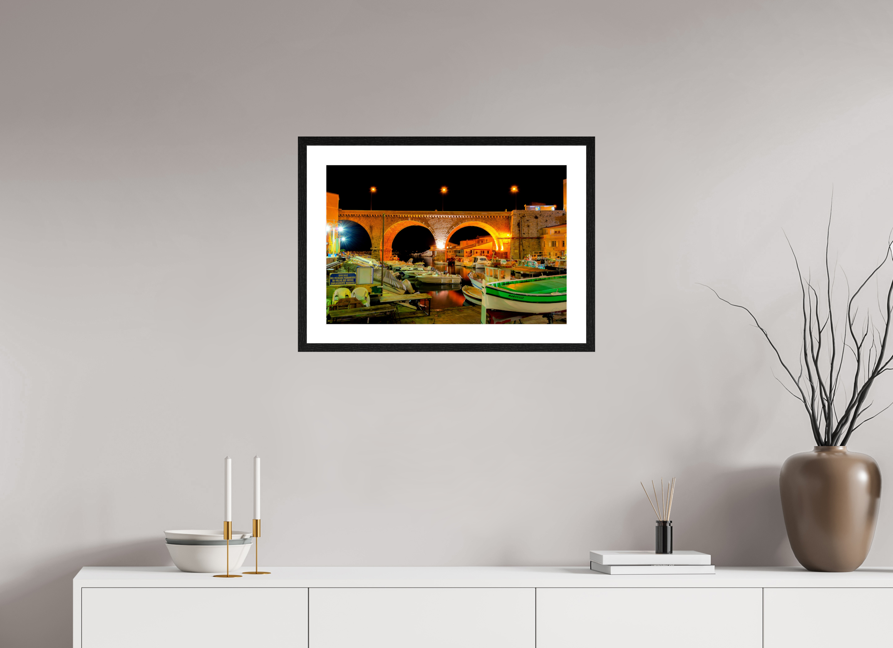 60 x 40 cm, Tirage couleur brillant + Cadre noir avec passe-partout Sous les Arches du Vallon
