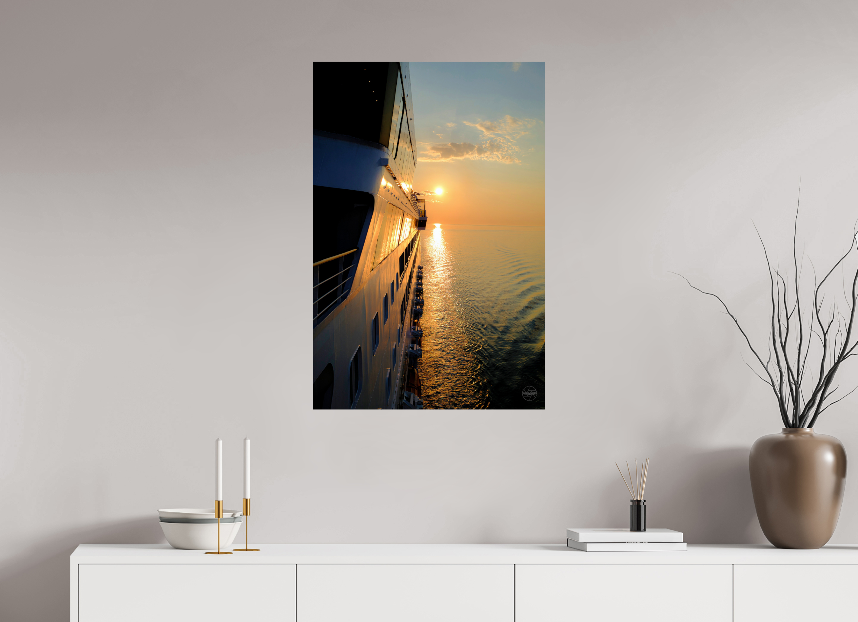 60 x 90 cm, Tirage couleur brillant seul Poster coucher de soleil en mer – Reflets dorés sur la coque d’un navire