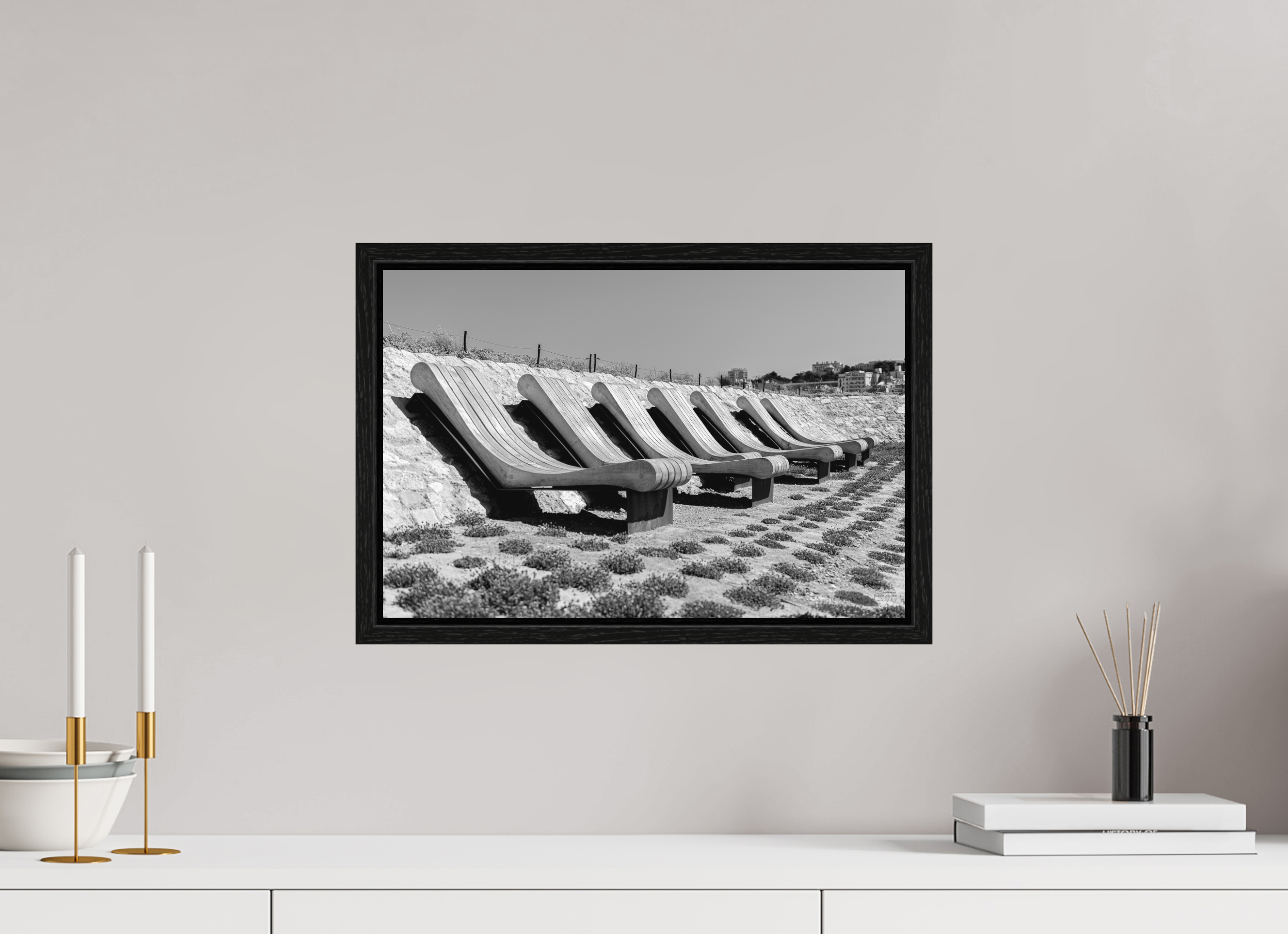 45 x 30 cm, Tirage N&B dans Caisse américaine noire Les Veilleurs du Littoral