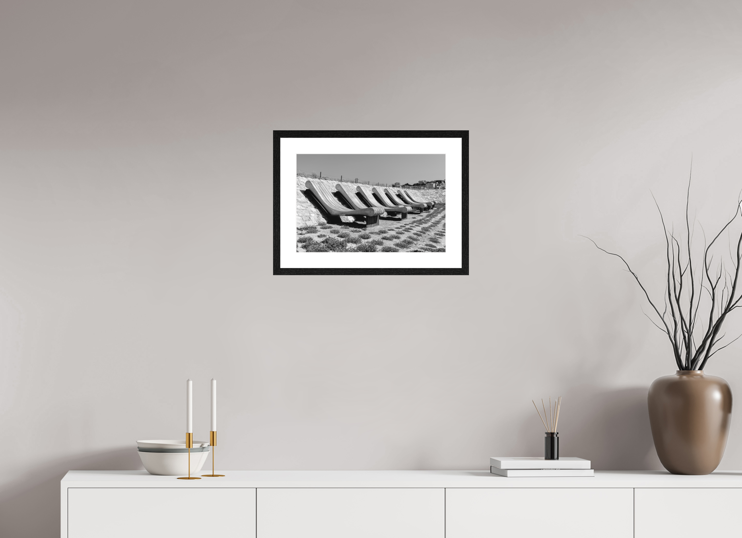 45 x 30 cm, Tirage N&B mat + Cadre noir avec passe-partout Les Veilleurs du Littoral