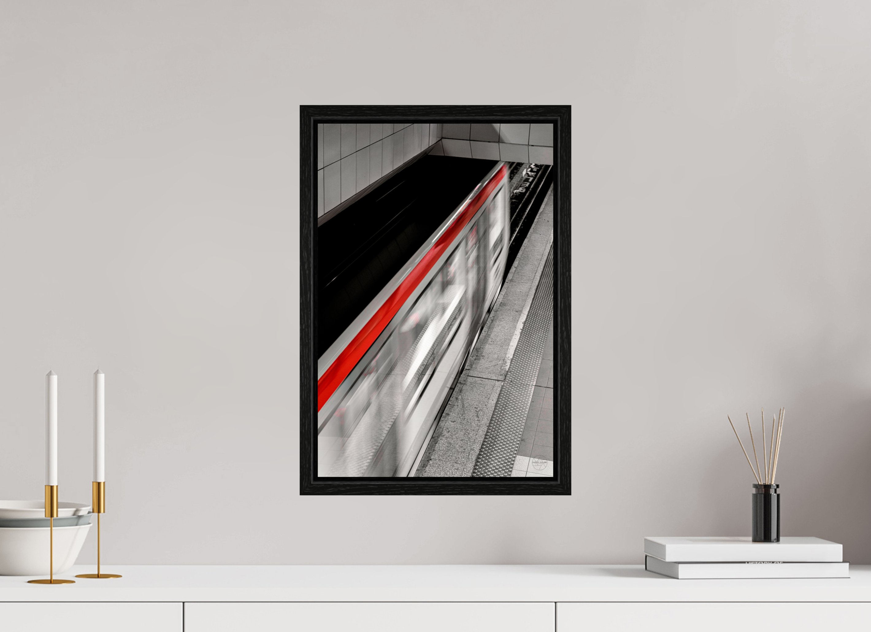 30 x 45 cm, Tirage couleur dans Caisse américaine noire Ligne Rouge — Affiche Métro Contemporaine