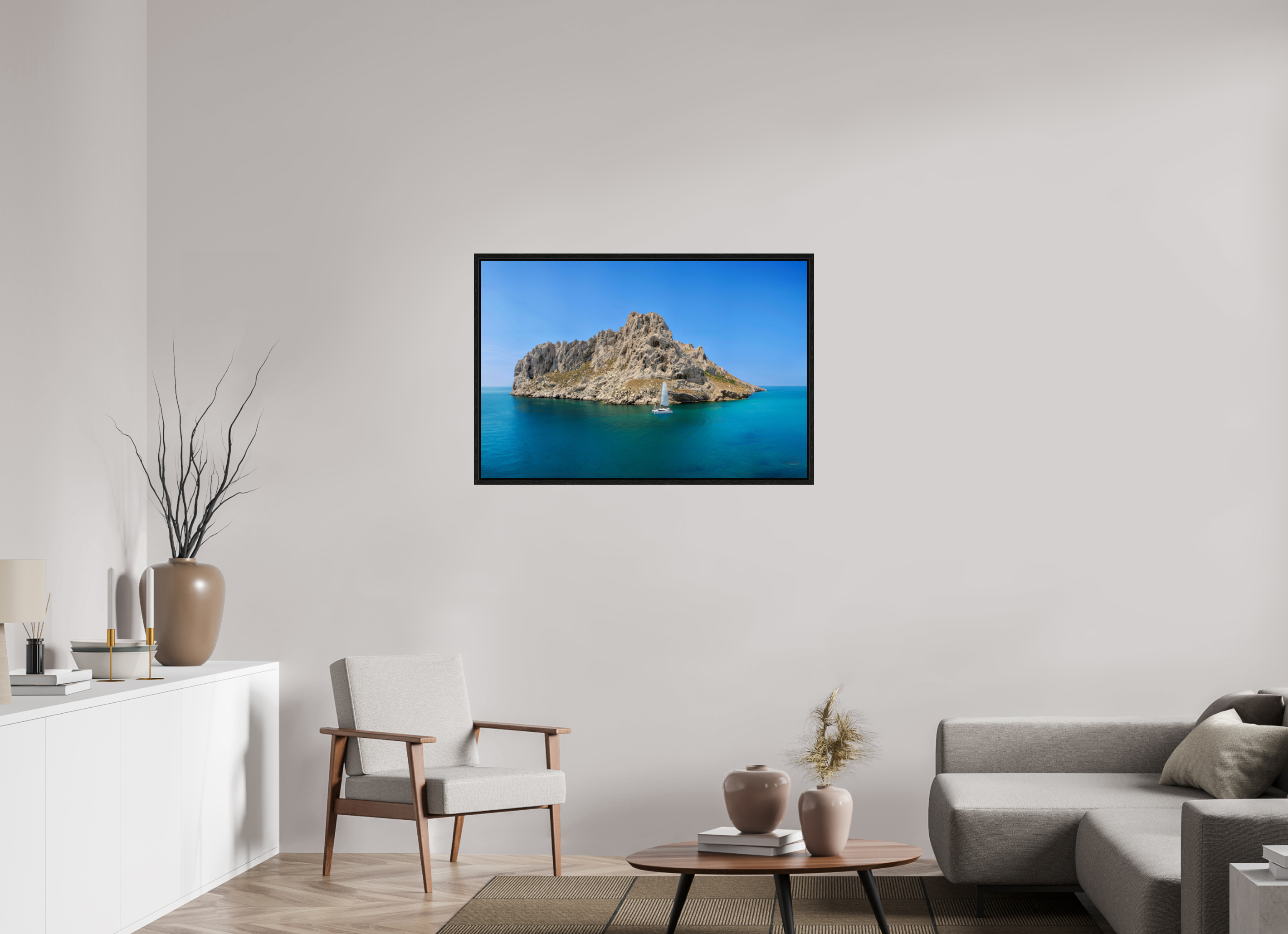 105 x 70 cm, Tirage couleur dans Caisse américaine noire Poster - Voilier au pied de l'îles Maïre à Marseille