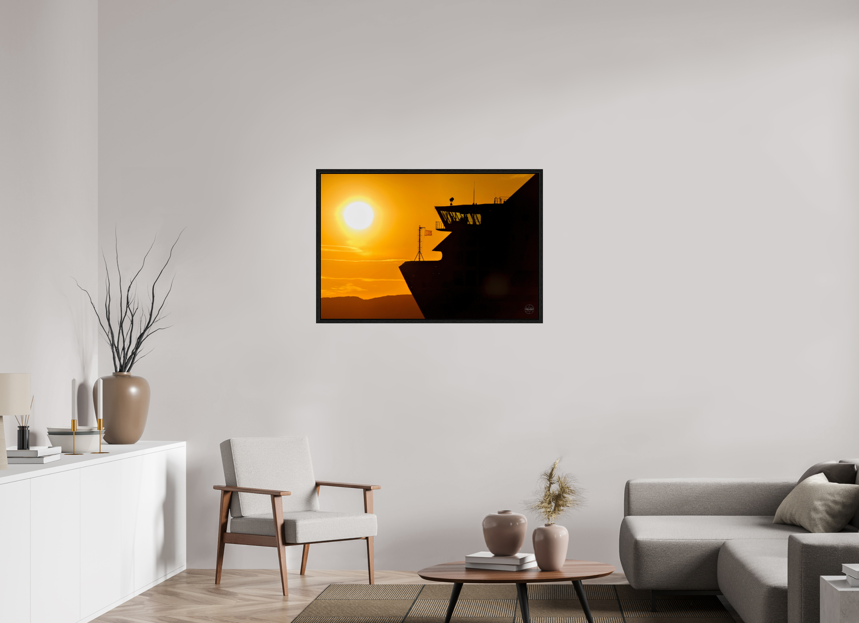 105 x 70 cm, Tirage couleur dans Caisse américaine noire Poster silhouette de ferry au coucher du soleil – Lumière dorée sur la mer