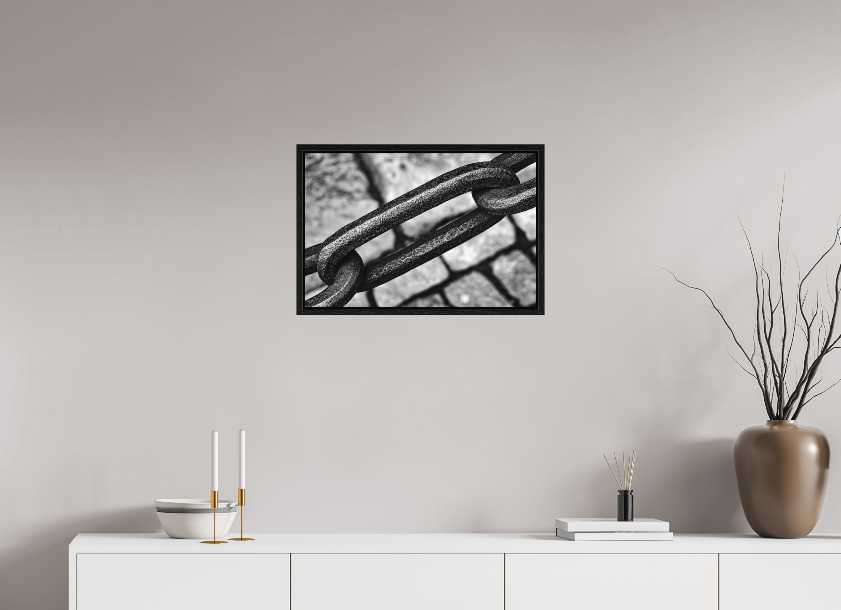 60 x 40 cm, Tirage N & B dans Caisse américaine L’étreinte du fer