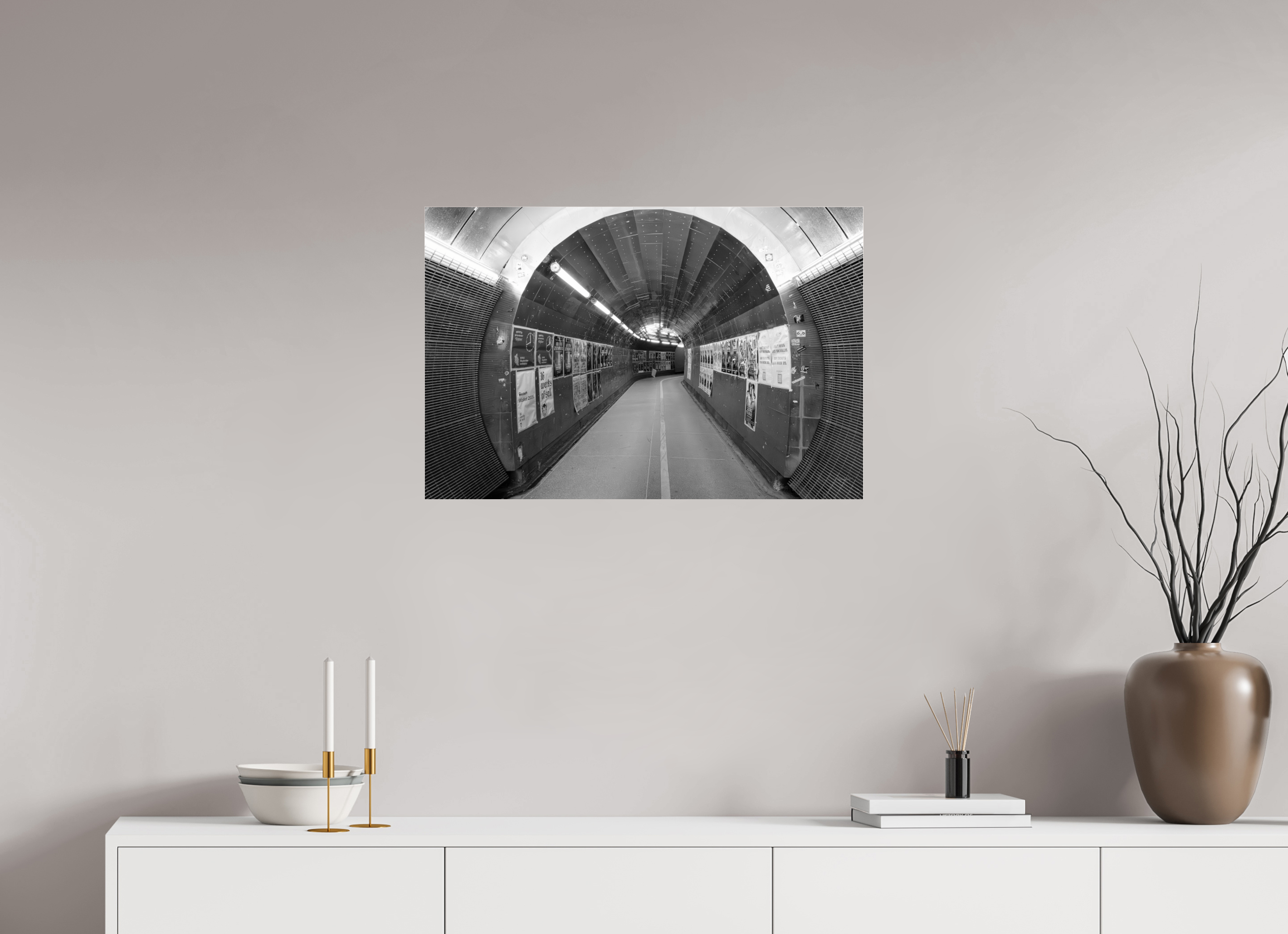 75 x 50 cm, Tirage N&B sous Plexi Poster premium – L’Écho du Passage