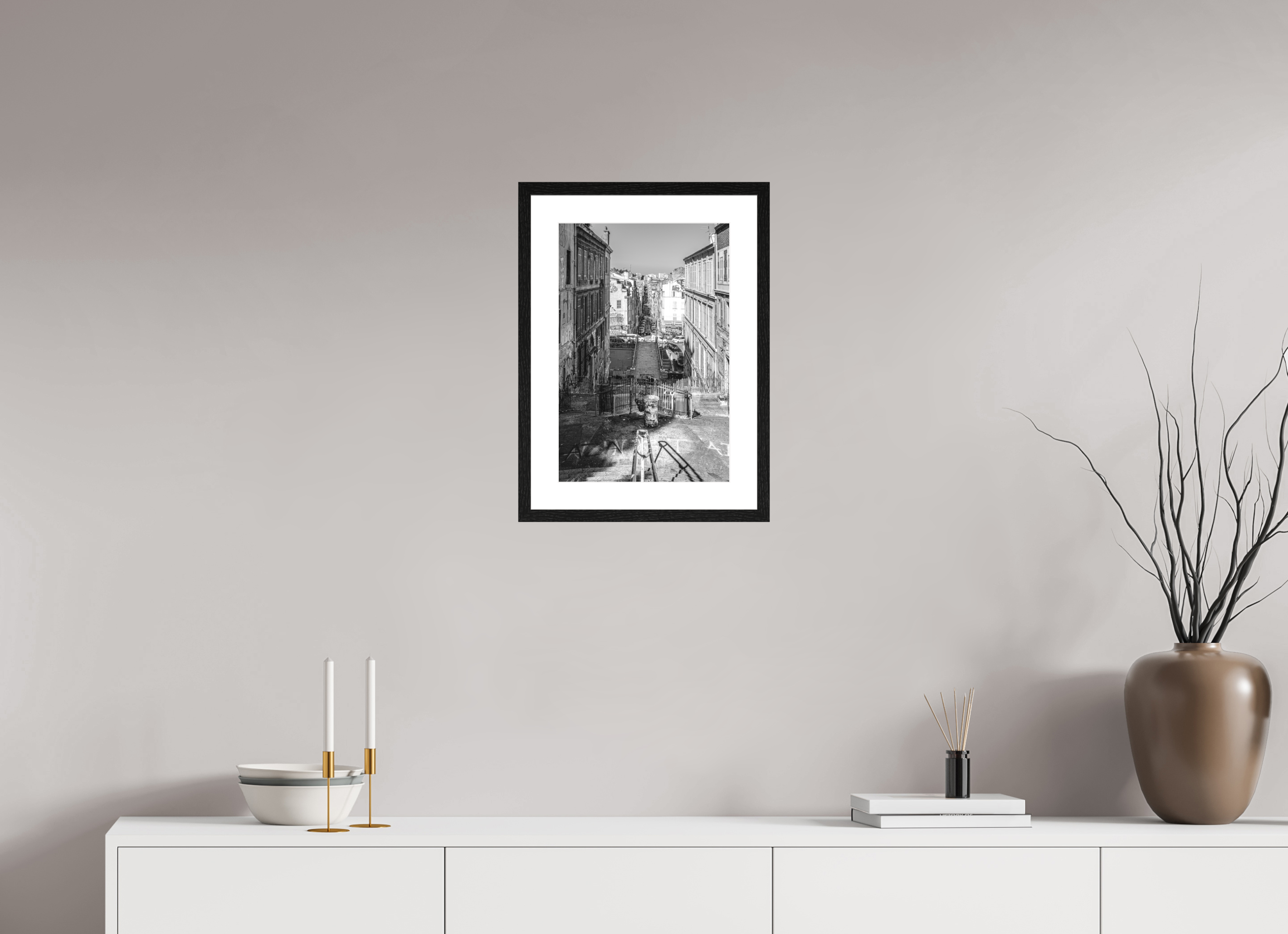 30 x 45 cm, Tirage N&B mat + Cadre noir avec passe-partout Affiche urbaine – Perspective Marseillaise