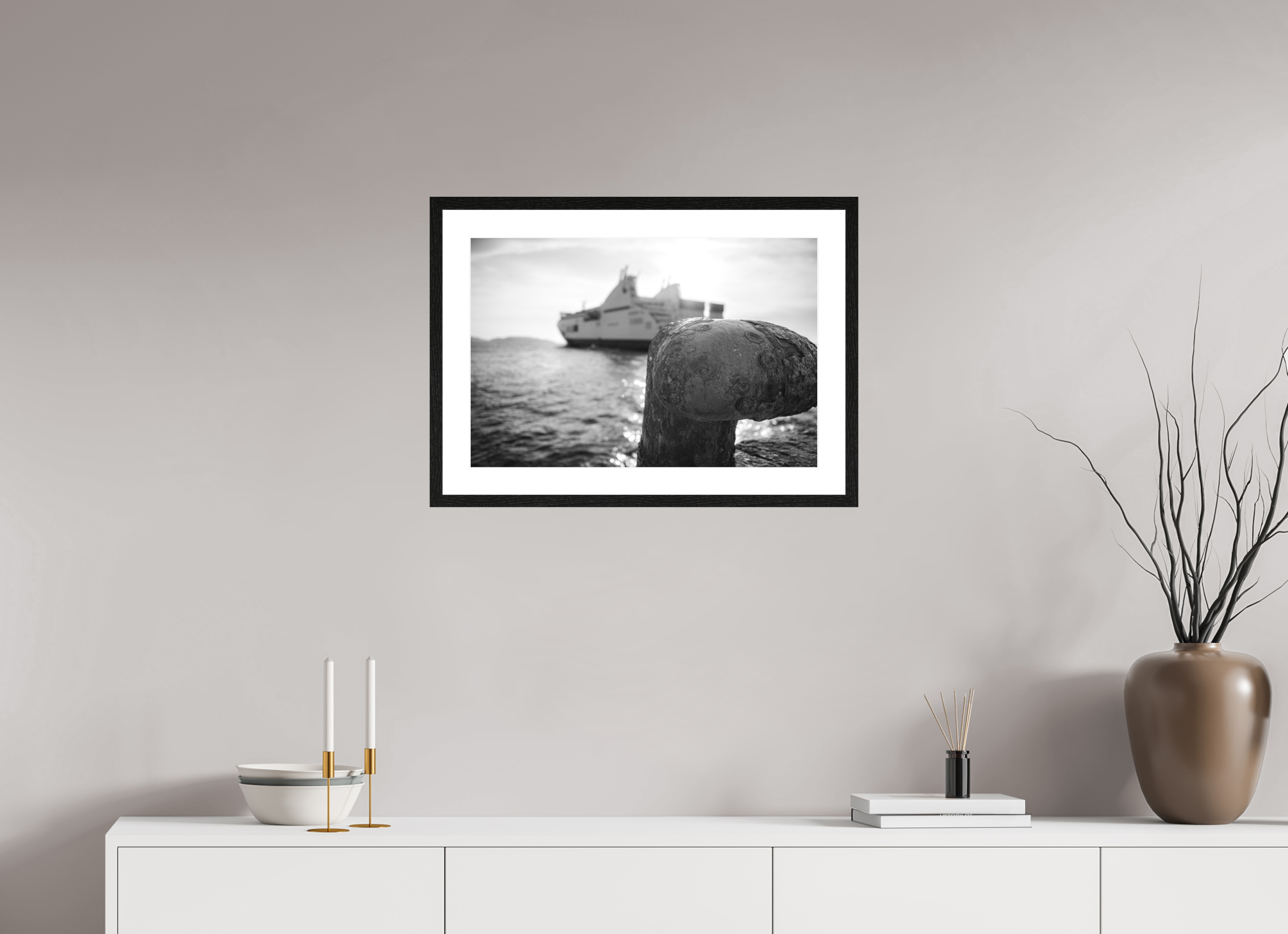 60 x 40 cm, Tirage N&B mat+ cadre noir avec passe-partout Affiche photo – Larguer les amarres