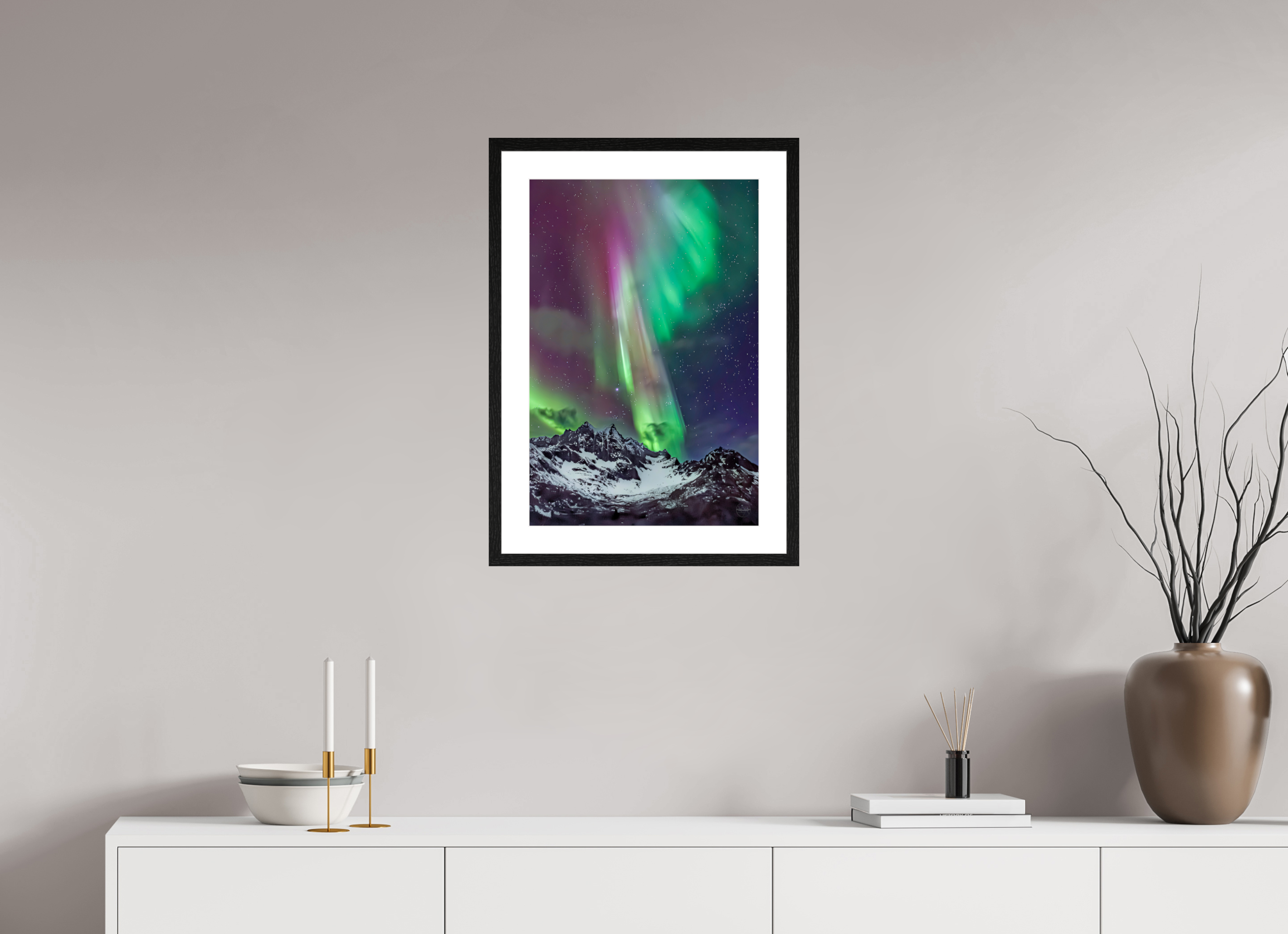 40 x 60 cm, Tirage couleur brillant + Cadre noir avec passe-partout Danse Boréale