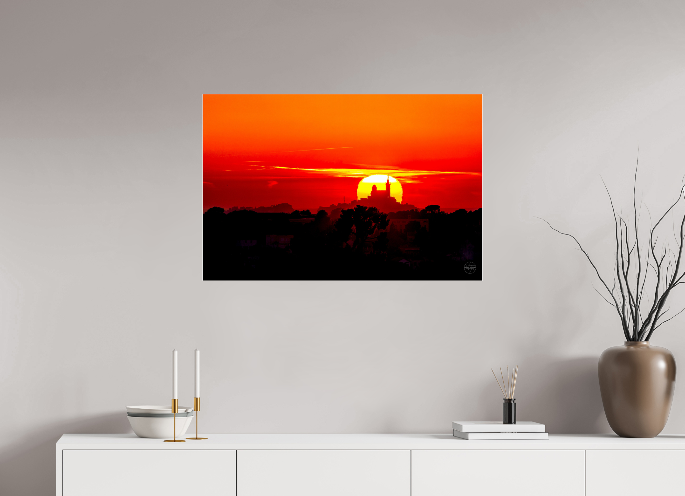 90 x 60 cm, Tirage couleur sous Plexi Affiche photo – Notre-Dame de la Garde embrasée
