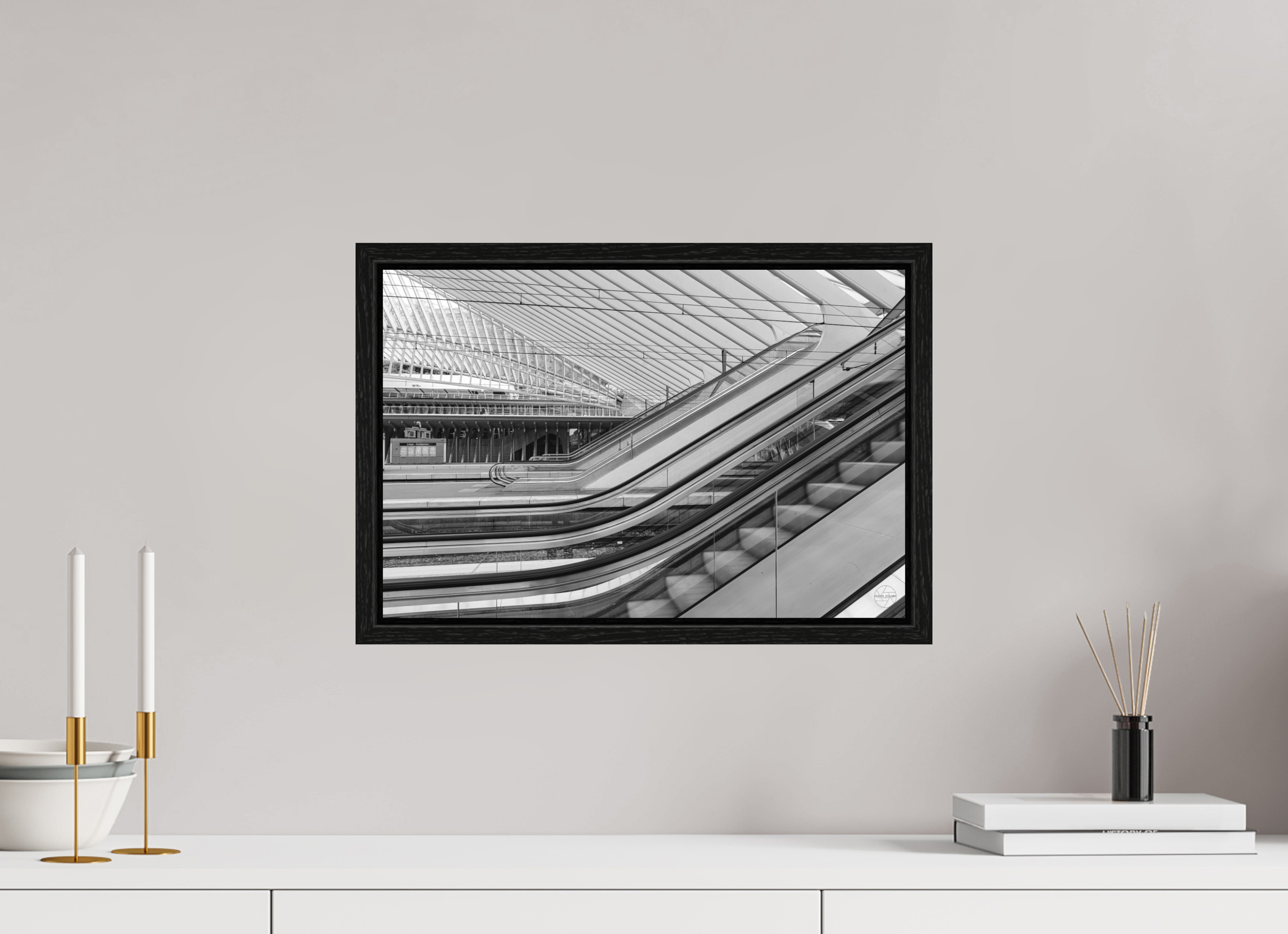 45 x 30 cm, Tirage N&B dans Caisse américaine noire Photo architecture – Lignes en mouvement