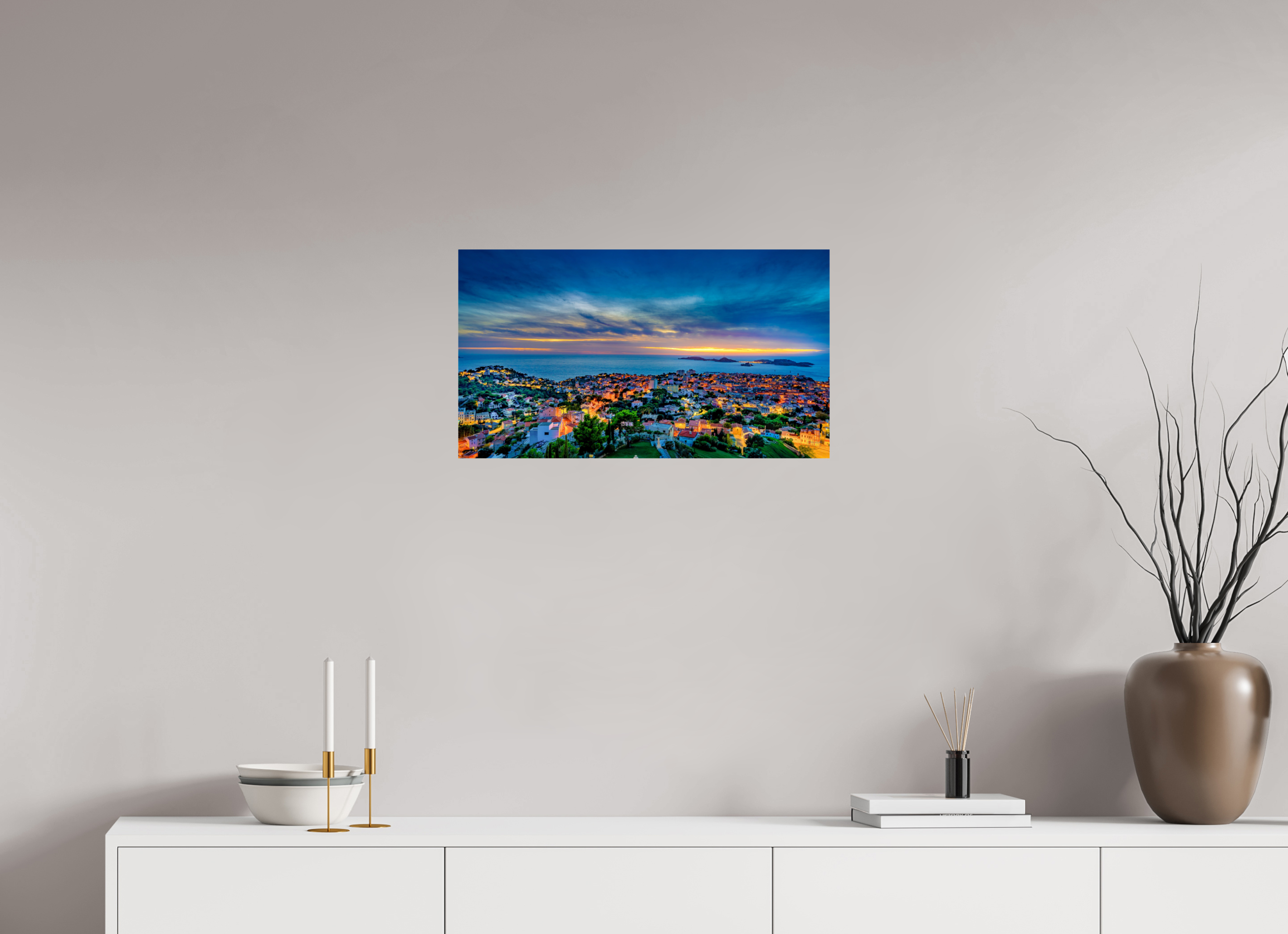 64 x 36 cm, Tirage couleur brillant seul Marseille au Crépuscule