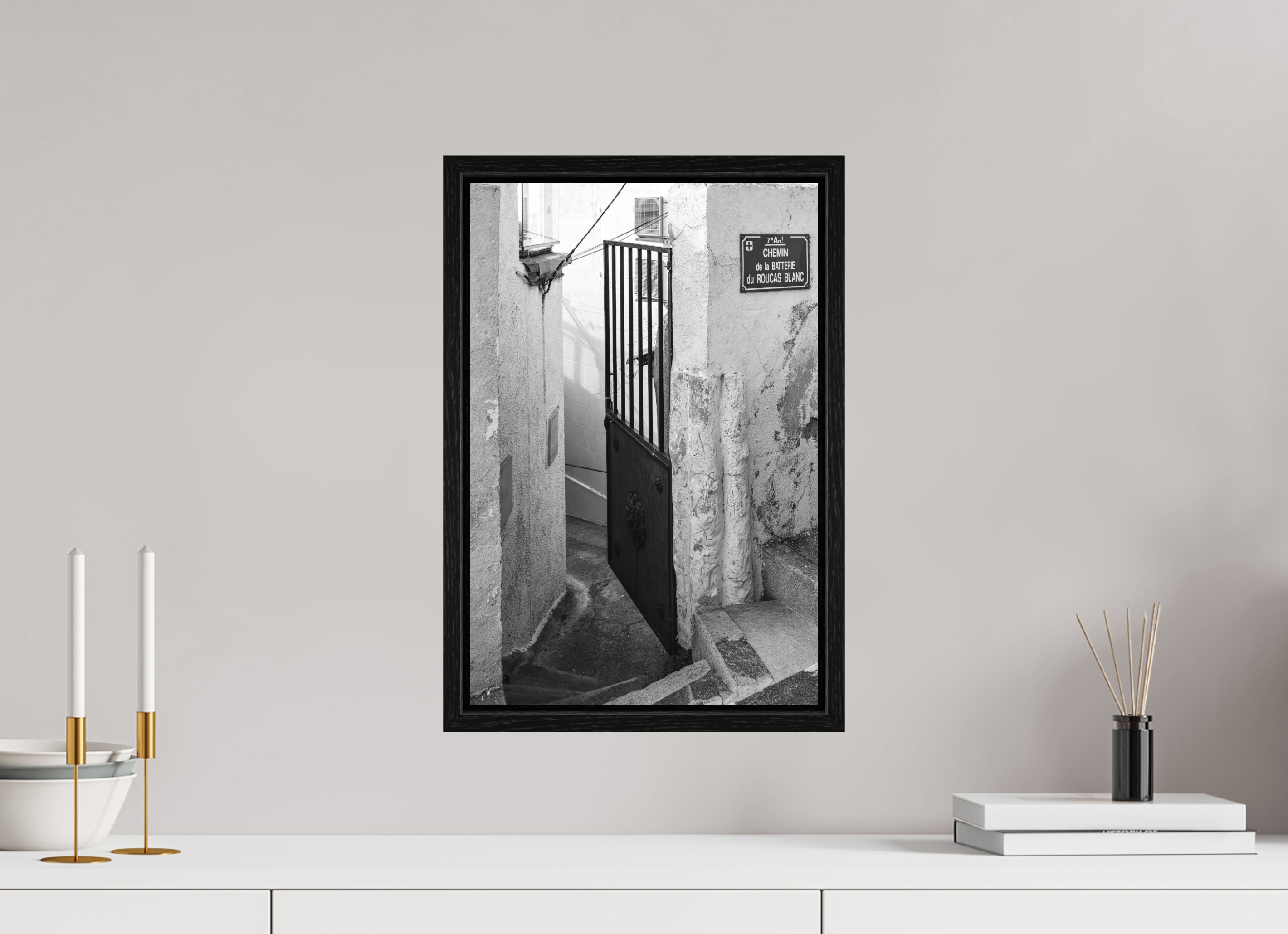 30 x 45 cm, Tirage N&B dans Caisse américaine noire Perspective urbaine - Passage Secret
