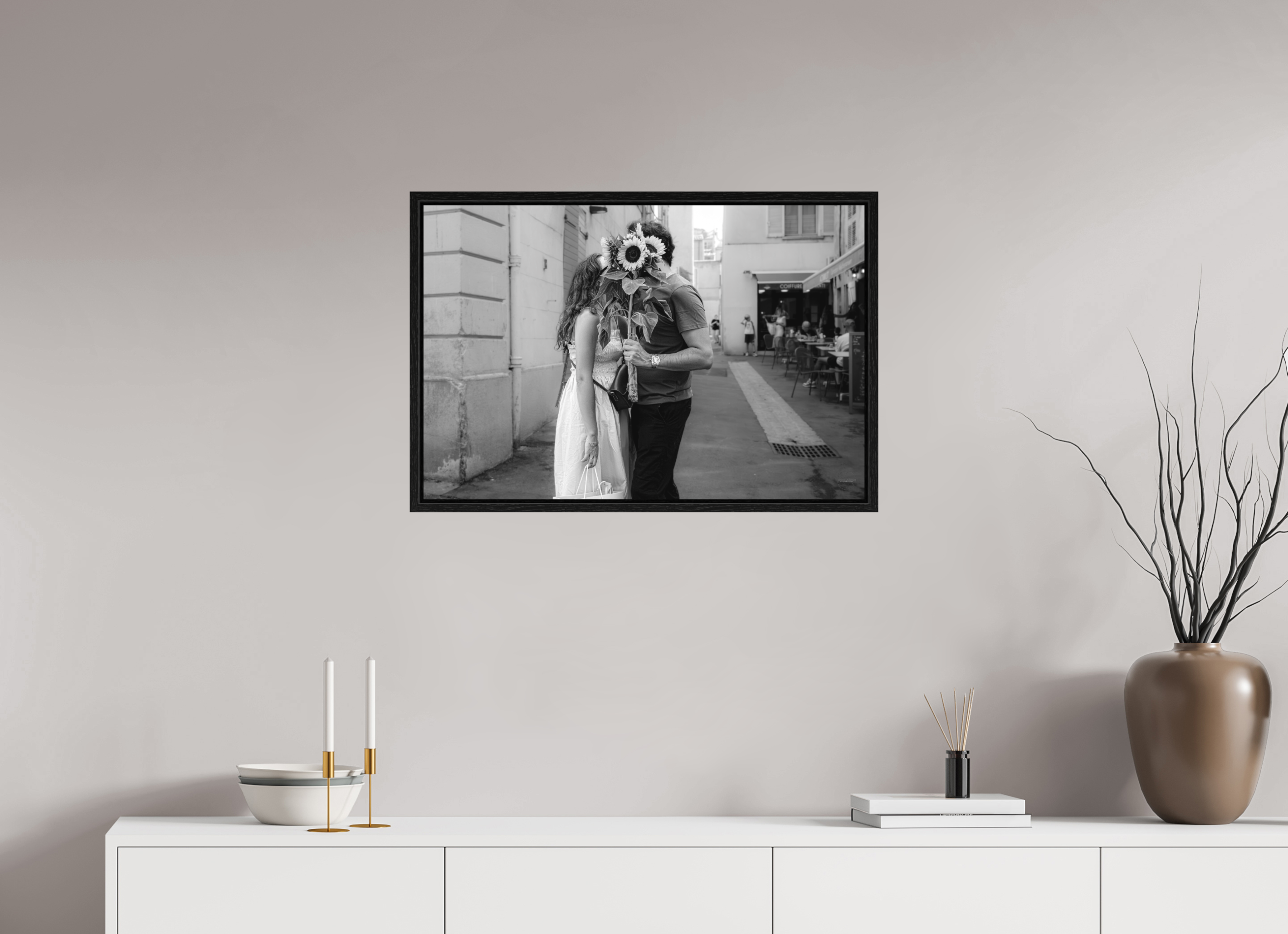 75 x 50 cm, Tirage N & B dans Caisse américaine Les amoureux discrets