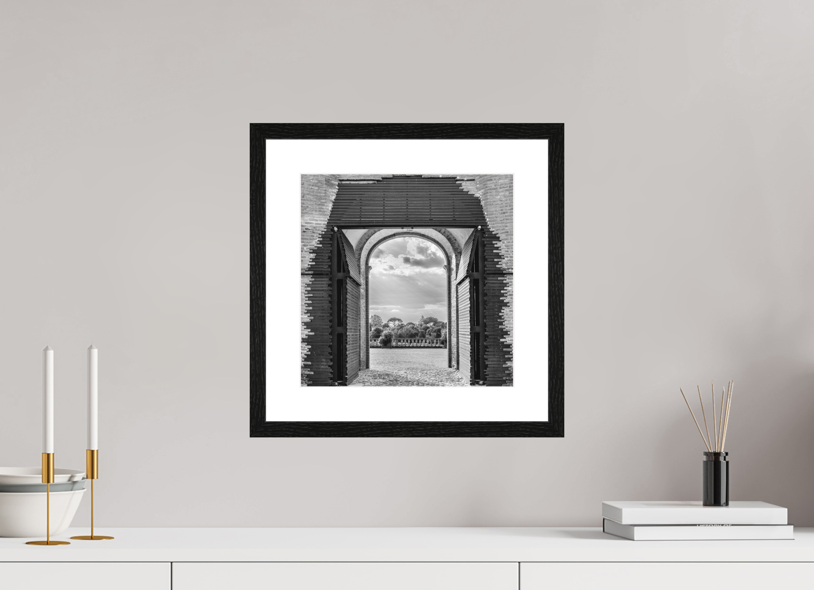 30 x 30 cm, Tirage N&B mat + Cadre noir avec passe-partout Affiche artistique – La Montée des Canons