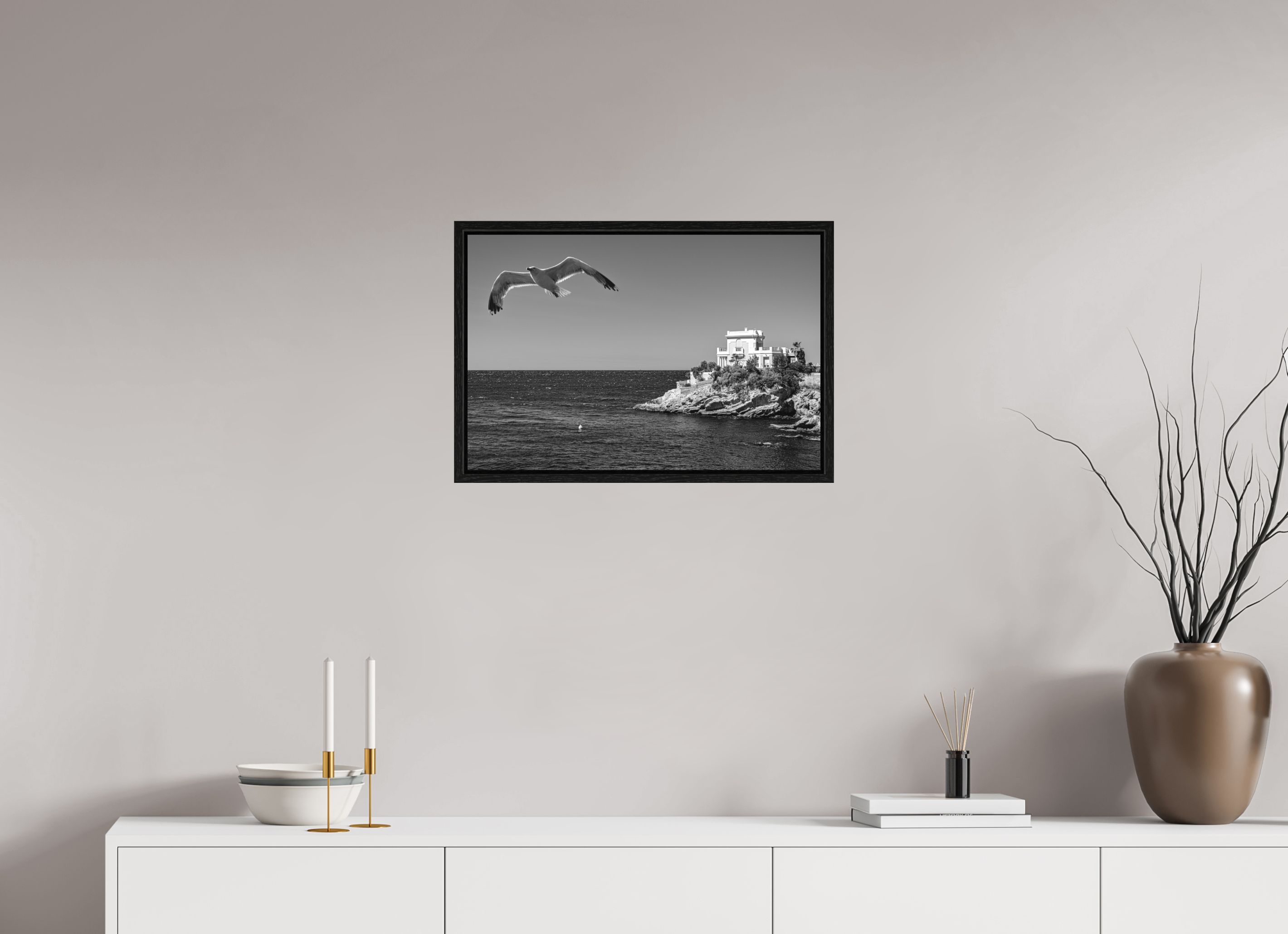 60 x 40 cm, Tirage N & B dans Caisse américaine La maison, l'oiseau et la mer