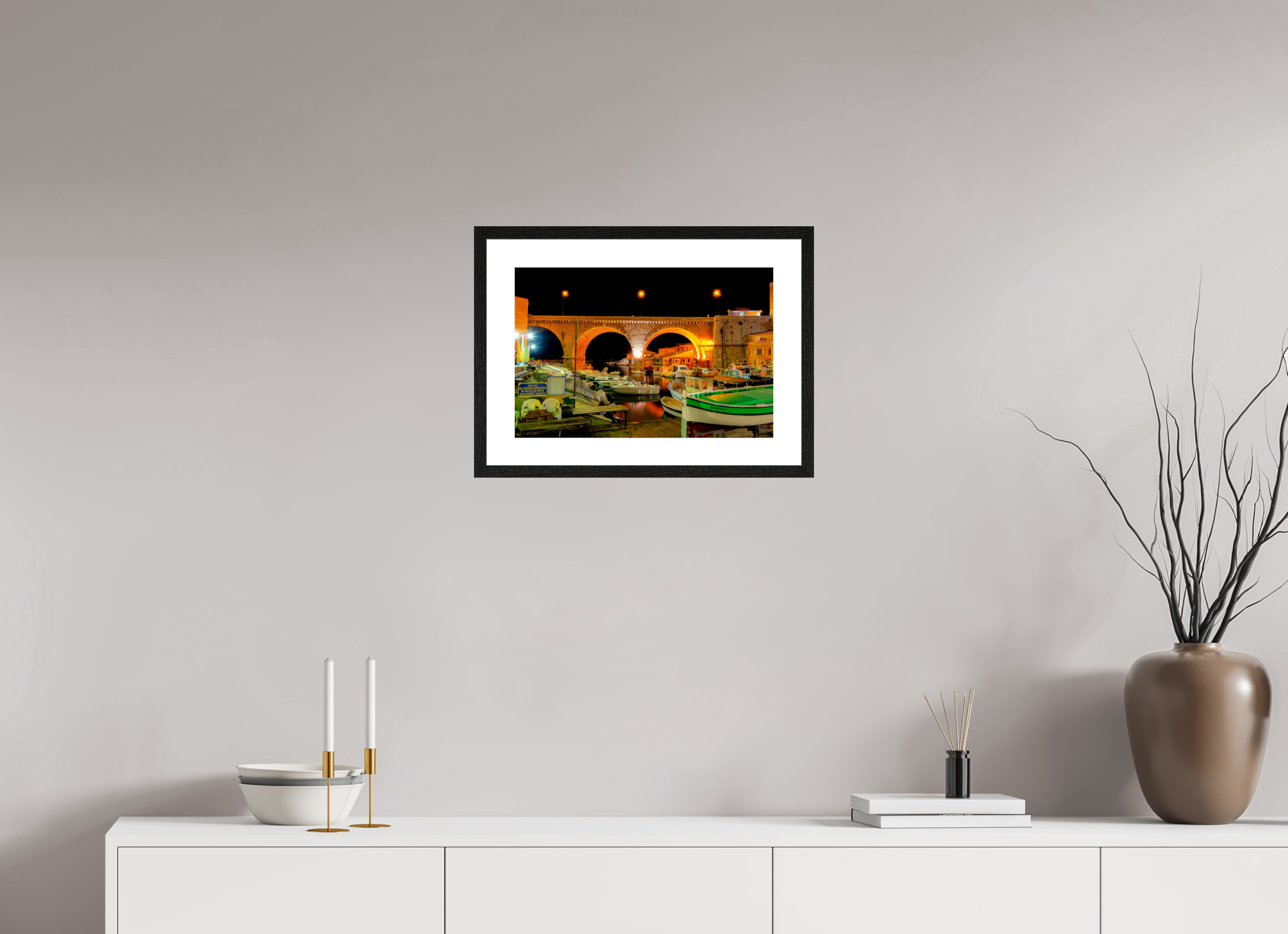 45 x 30 cm, Tirage couleur brillant + Cadre noir avec passe-partout Sous les Arches du Vallon