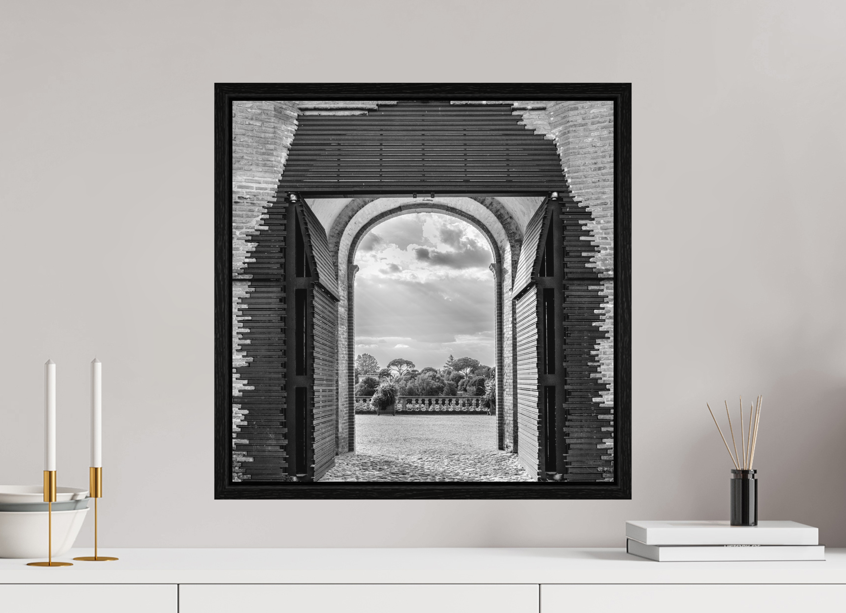 50 x 50 cm, Tirage N&B dans Caisse américaine noire Affiche artistique – La Montée des Canons