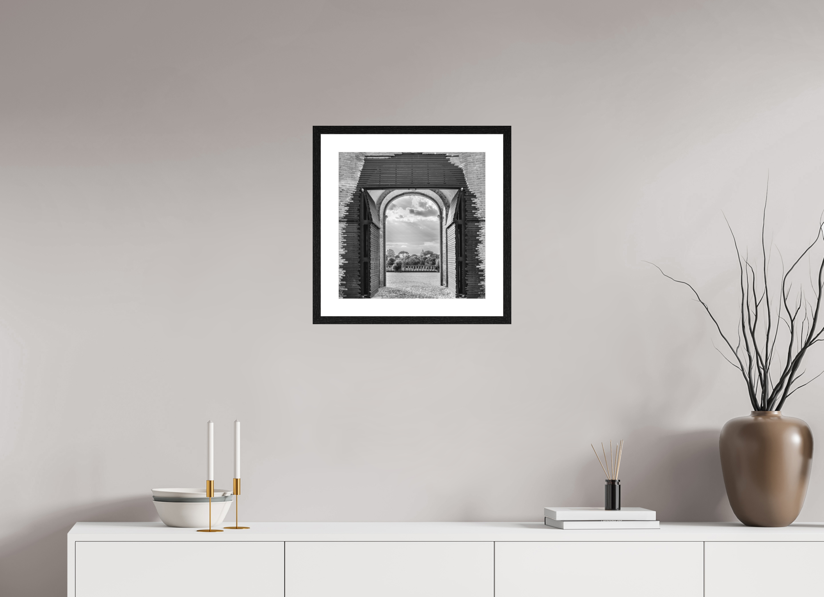 40 x 40 cm, Tirage N&B mat + Cadre noir avec passe-partout Affiche artistique – La Montée des Canons