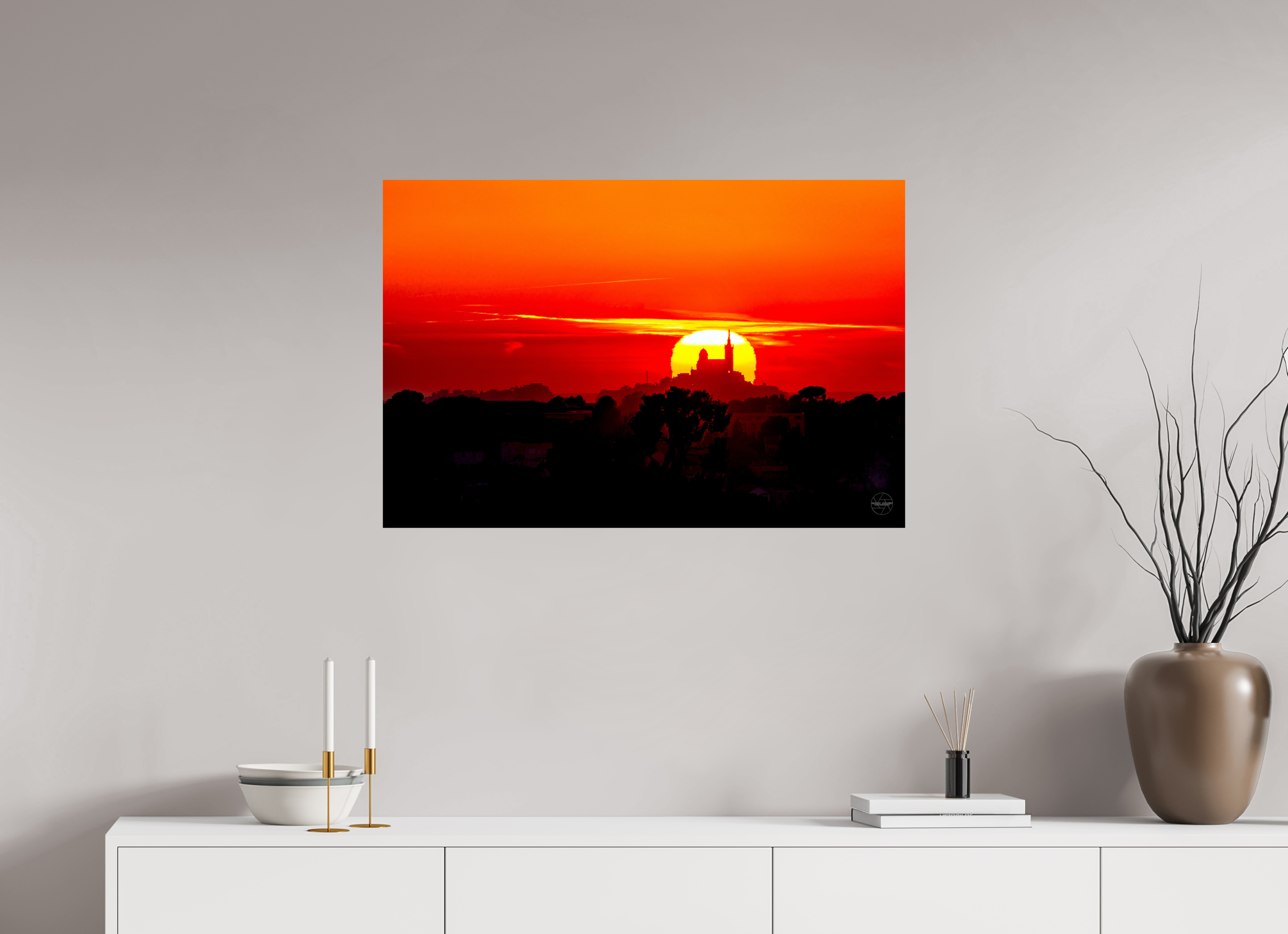90 x 60 cm, Tirage couleur brillant seul Affiche photo – Notre-Dame de la Garde embrasée