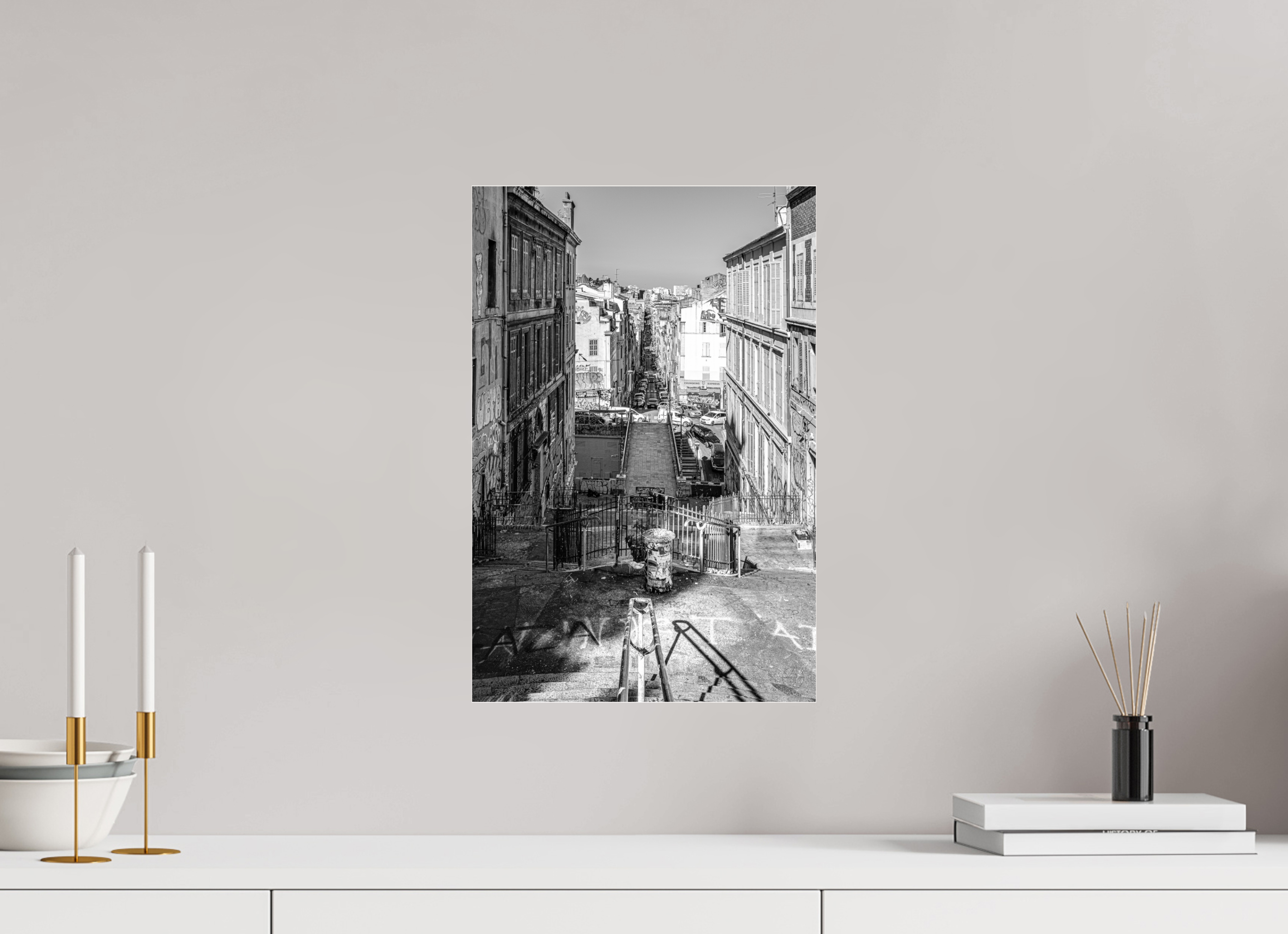 30 x 45 cm, Tirage N&B sous Plexi Affiche urbaine – Perspective Marseillaise
