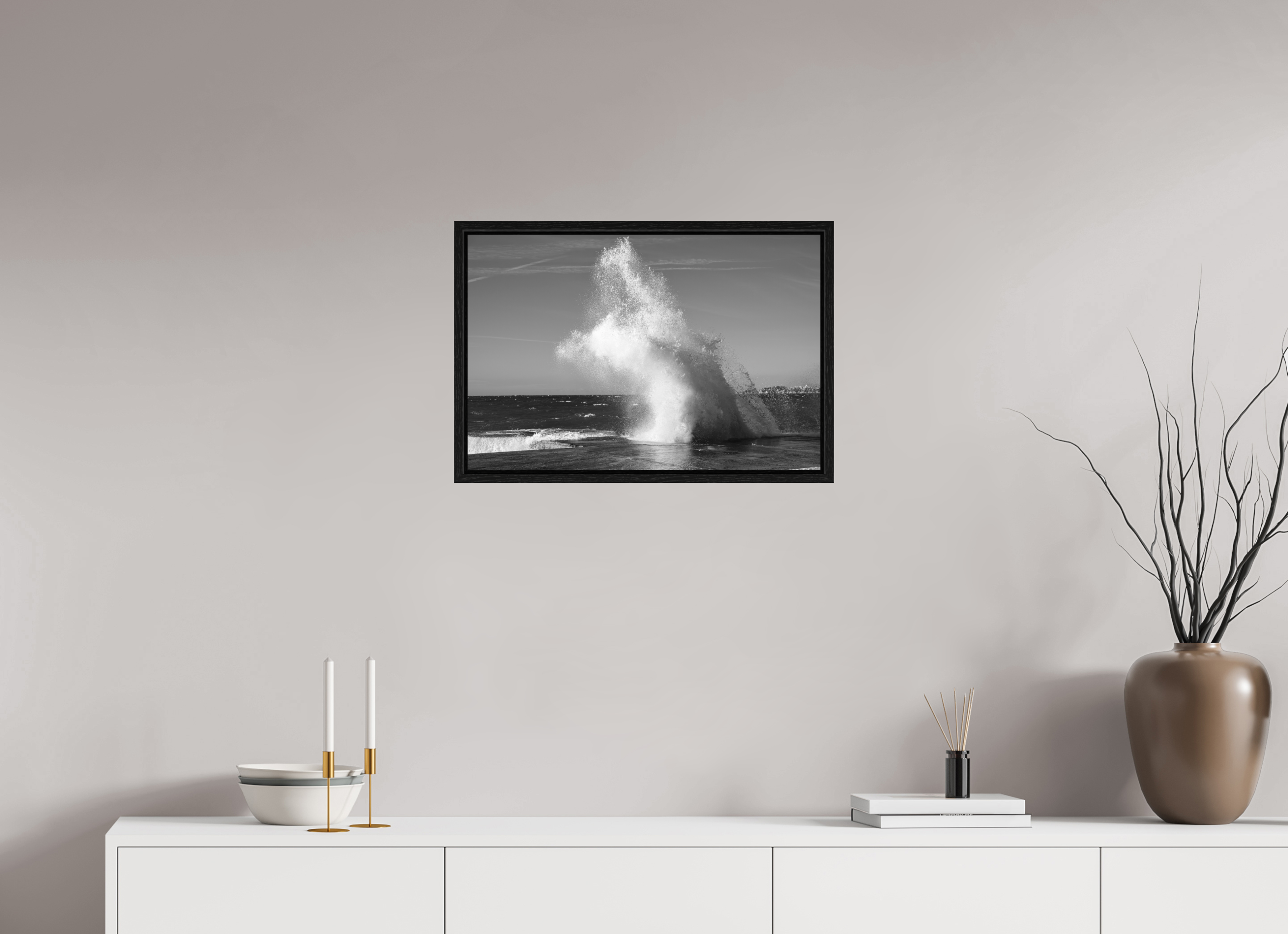 60 x 40 cm, Tirage N&B dans Caisse américaine noire Poster noir et blanc – Éclat de vague