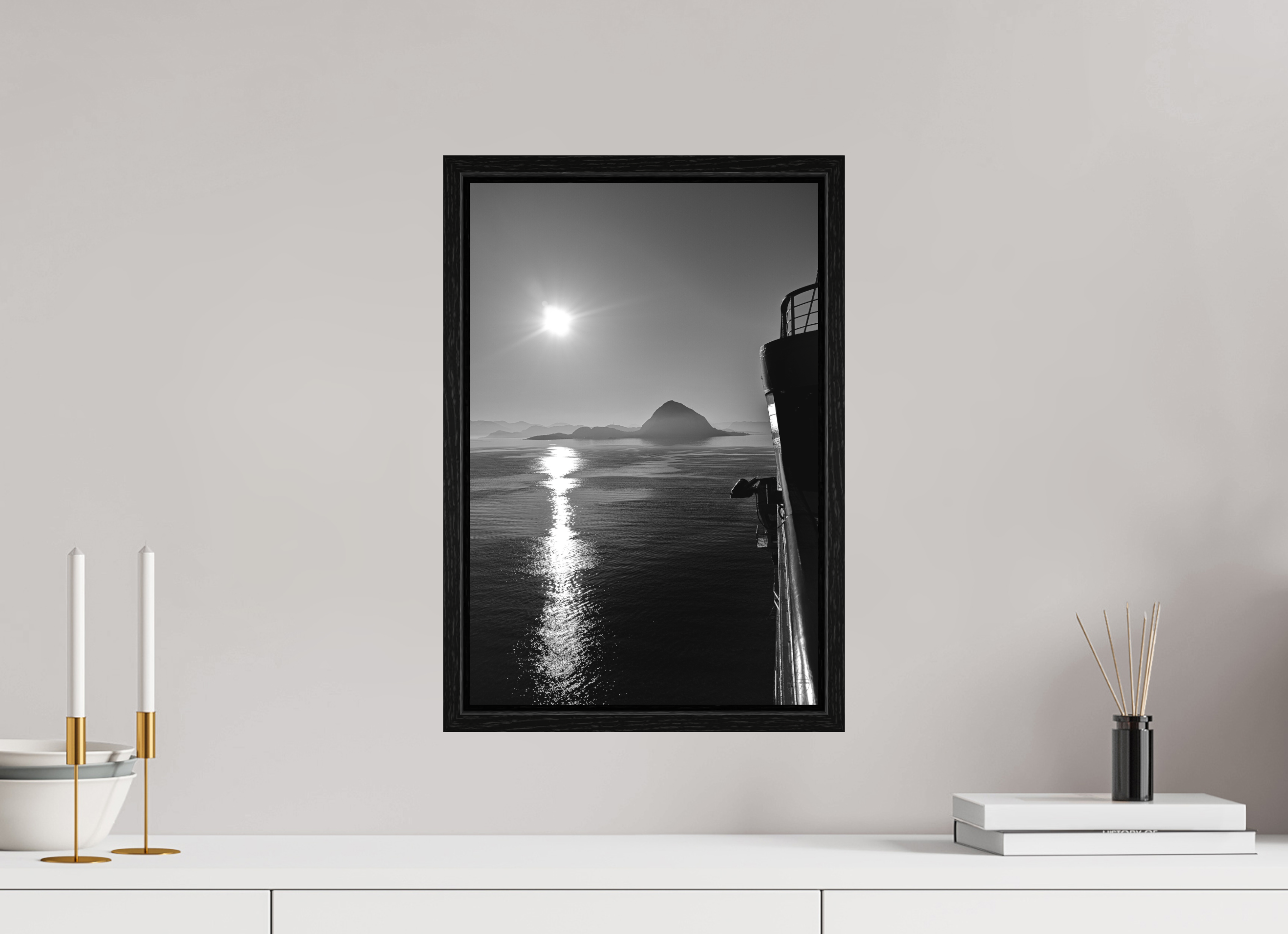 30 x 45 cm, Tirage N&B dans Caisse américaine noire Soleil Noir | Poster Noir et Blanc Océan & Horizon Minimaliste